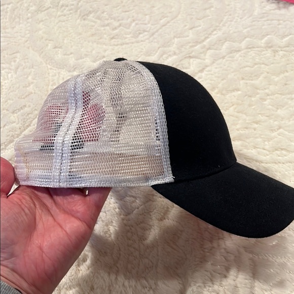 Harley-Davidson Black and White Trucker Hat - Picture 3 of 8